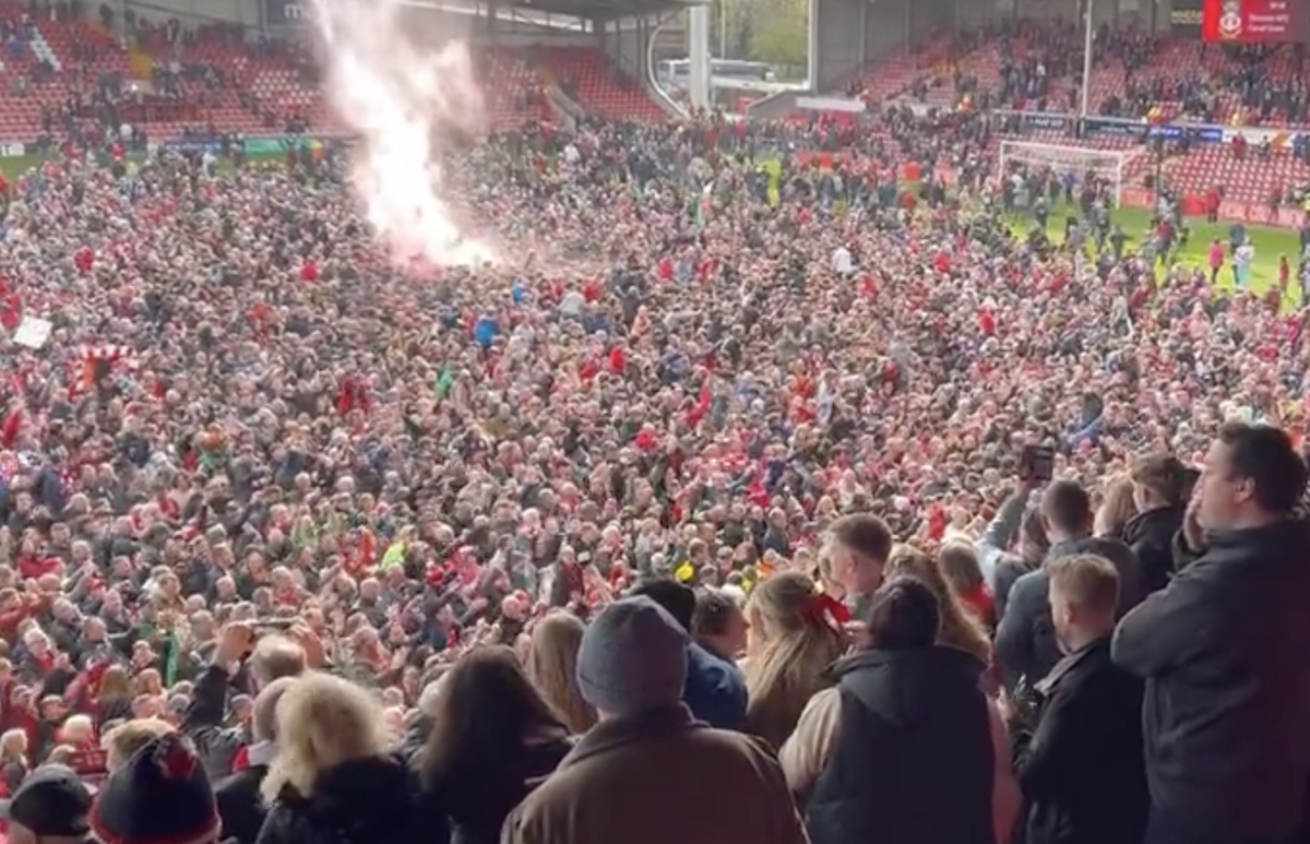 Wrexham a promovat în League One