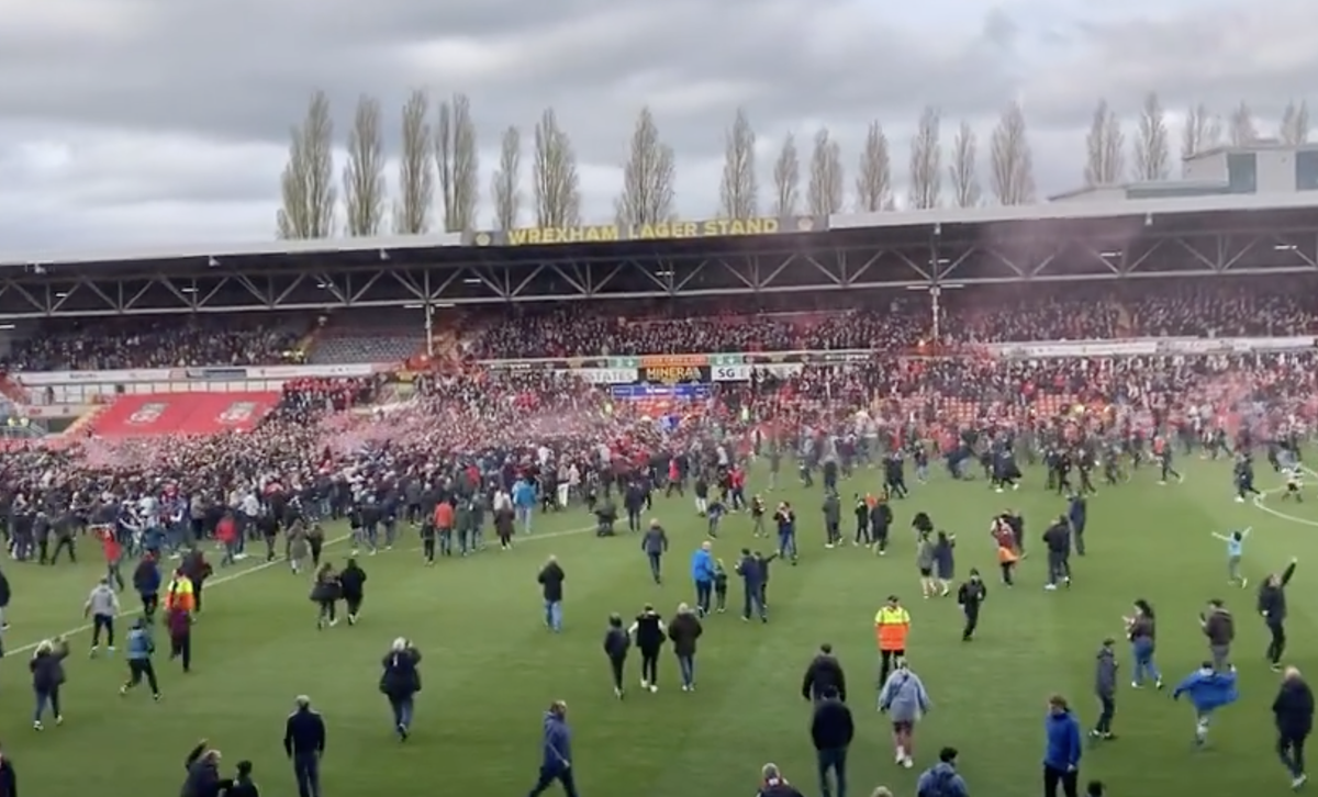 Wrexham a promovat în League One