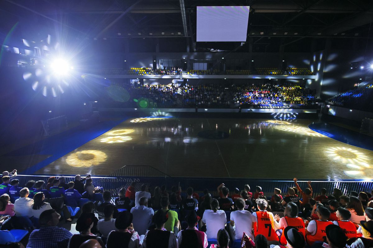 Imagini spectaculoase cu noua sală polivalentă din Turda