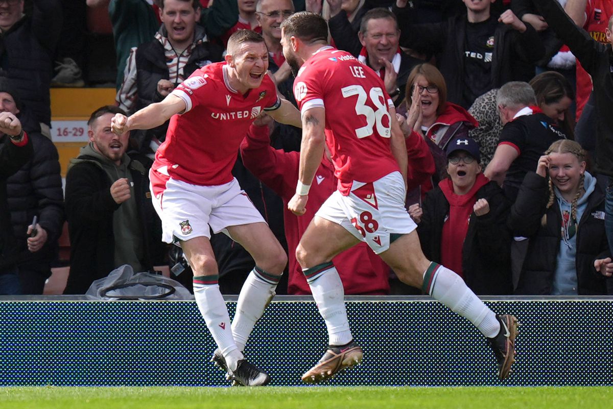 Wrexham a promovat în League One