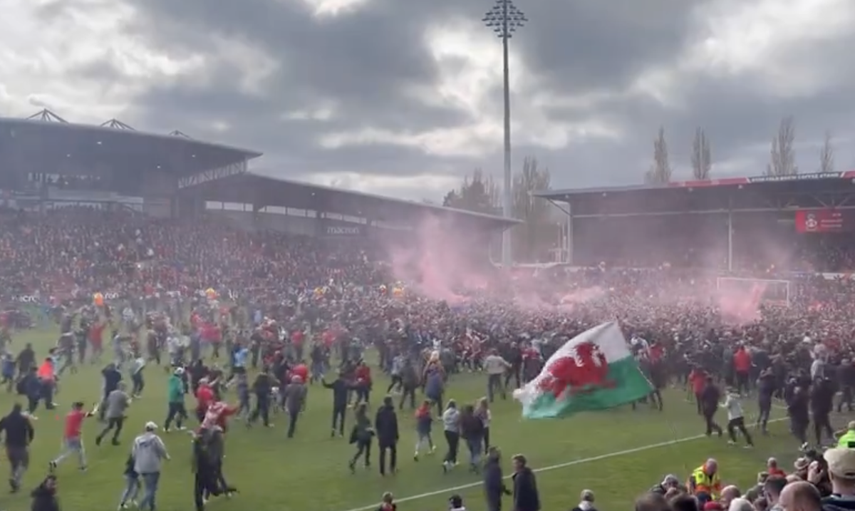 Wrexham a promovat în League One