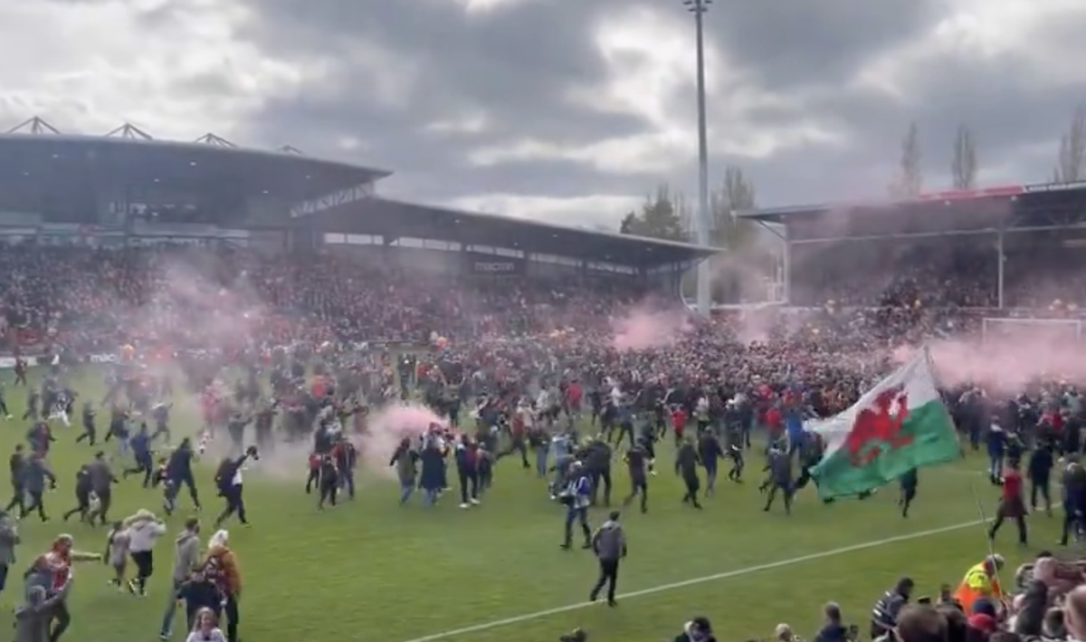 Wrexham a promovat în League One