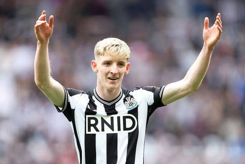Gordon, gol și assist în Newcastle - Tottenham // foto: Guliver/gettyimages