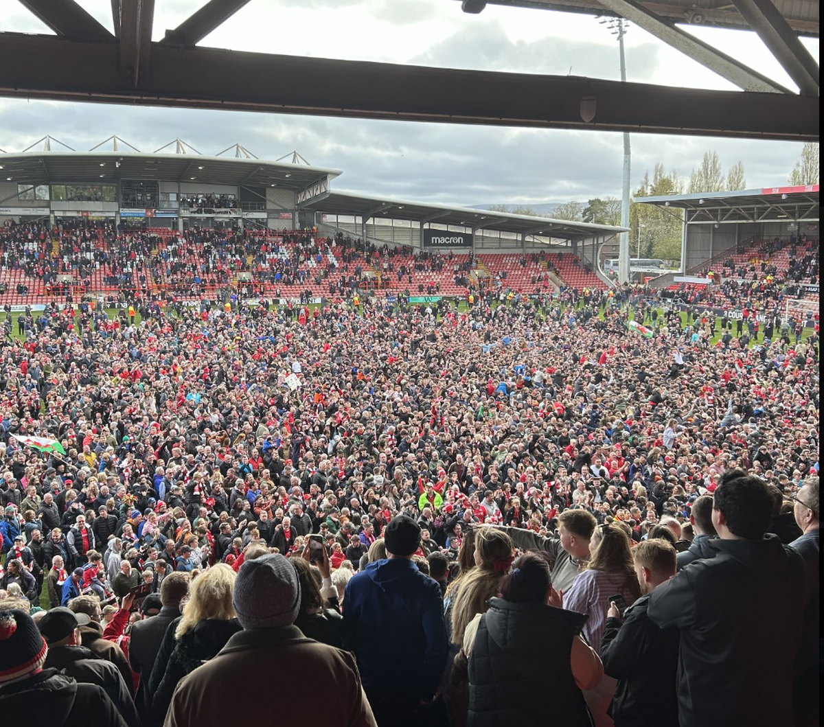 Wrexham a promovat în League One