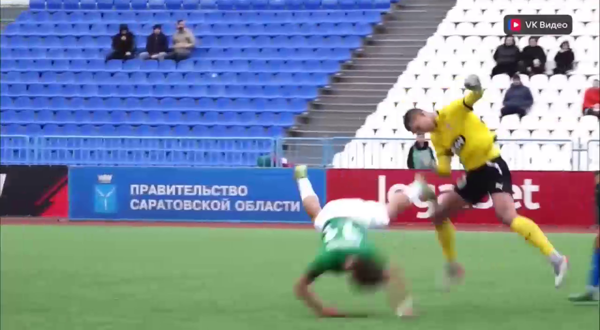 Cea mai brutală ciocnire între fotbaliști într-un meci FNL