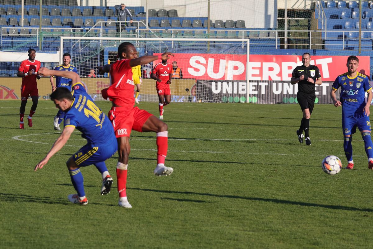 Drama din spatele mesajului afișat de fotbaliștii Unirii Slobozia înaintea meciului cu UTA