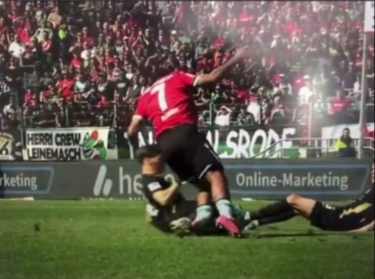 Accidentare horror în 2. Bundesliga. Jessic Ngankam a suferit o dublă fractură de tibie și peroneu