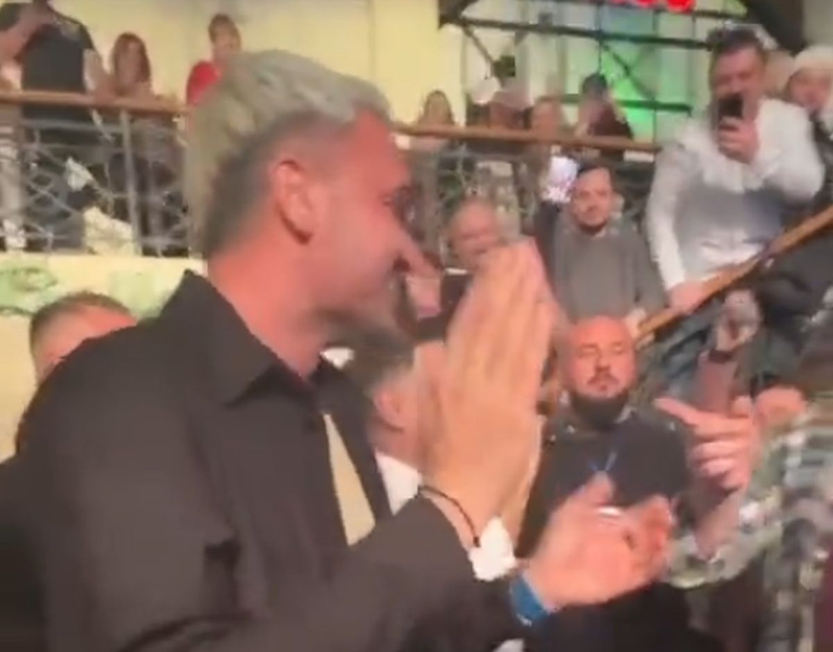 În ziua în care echipa lui juca în Superligă, decarul cânta manele cu Adi de la Vâlcea: „Te-am lansat, ai viitorul asigurat!”