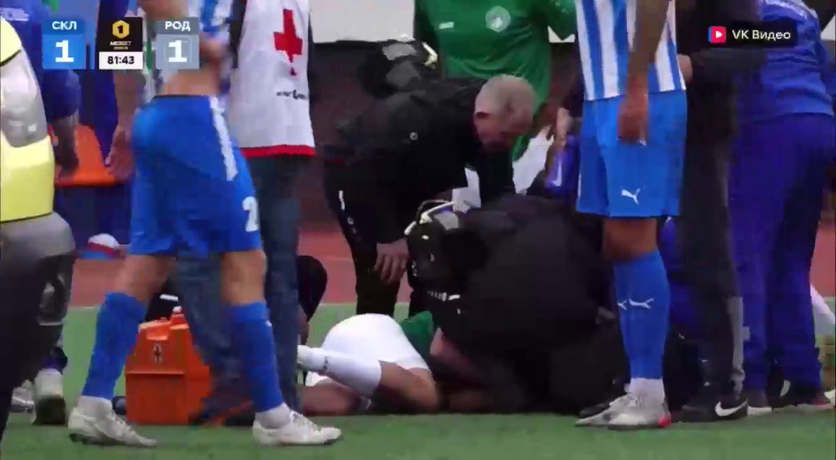 Cea mai brutală ciocnire între fotbaliști într-un meci FNL