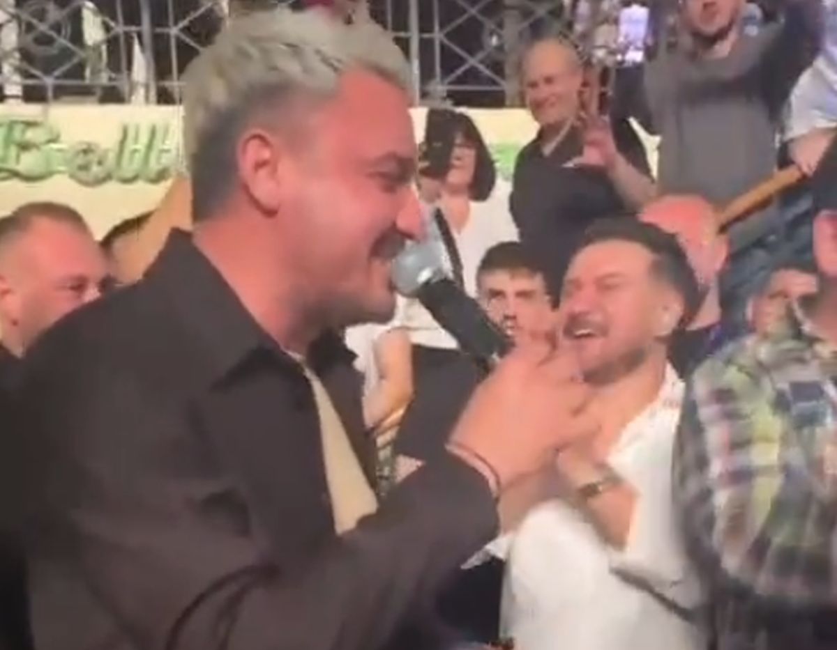 În ziua în care echipa lui juca în Superligă, decarul cânta manele cu Adi de la Vâlcea: „Te-am lansat, ai viitorul asigurat!”