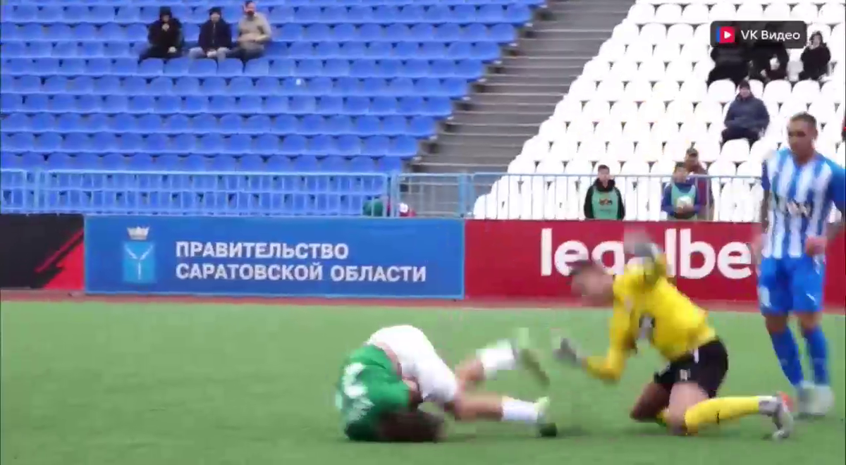 Cea mai brutală ciocnire între fotbaliști într-un meci FNL