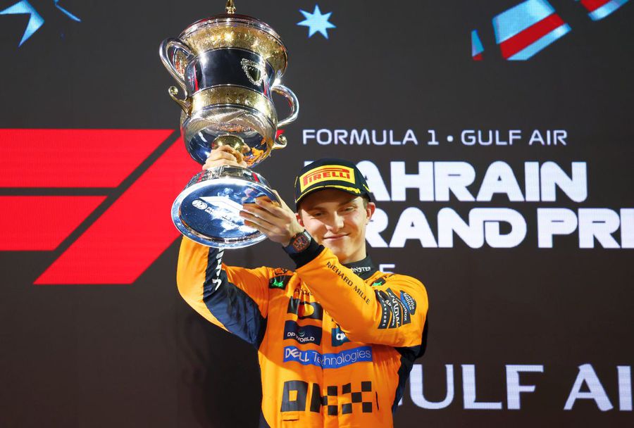 Oscar Piastri, câștigătorul meritoriu al Marelui Premiu din Bahrain / Sursă foto: Guliver/Getty Images Lewis Hamilton dă cărțile pe față după transferul la Ferrari: „Mașina cere alt pilotaj. Mă lupt cu asta!”
