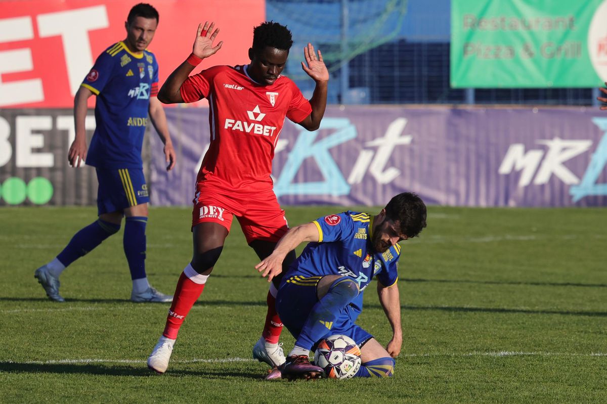 Unirea Slobozia - UTA 2-1 » Adrian Mihalcea a avut grijă de bugetul lui Rednic! Luptă relansată pentru salvarea de la retrogradare