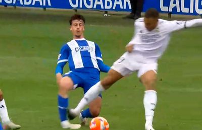 Ce suspendare riscă Kylian Mbappe după eliminarea din meciul cu Alaves » Ar fi un dezastru pentru Real!