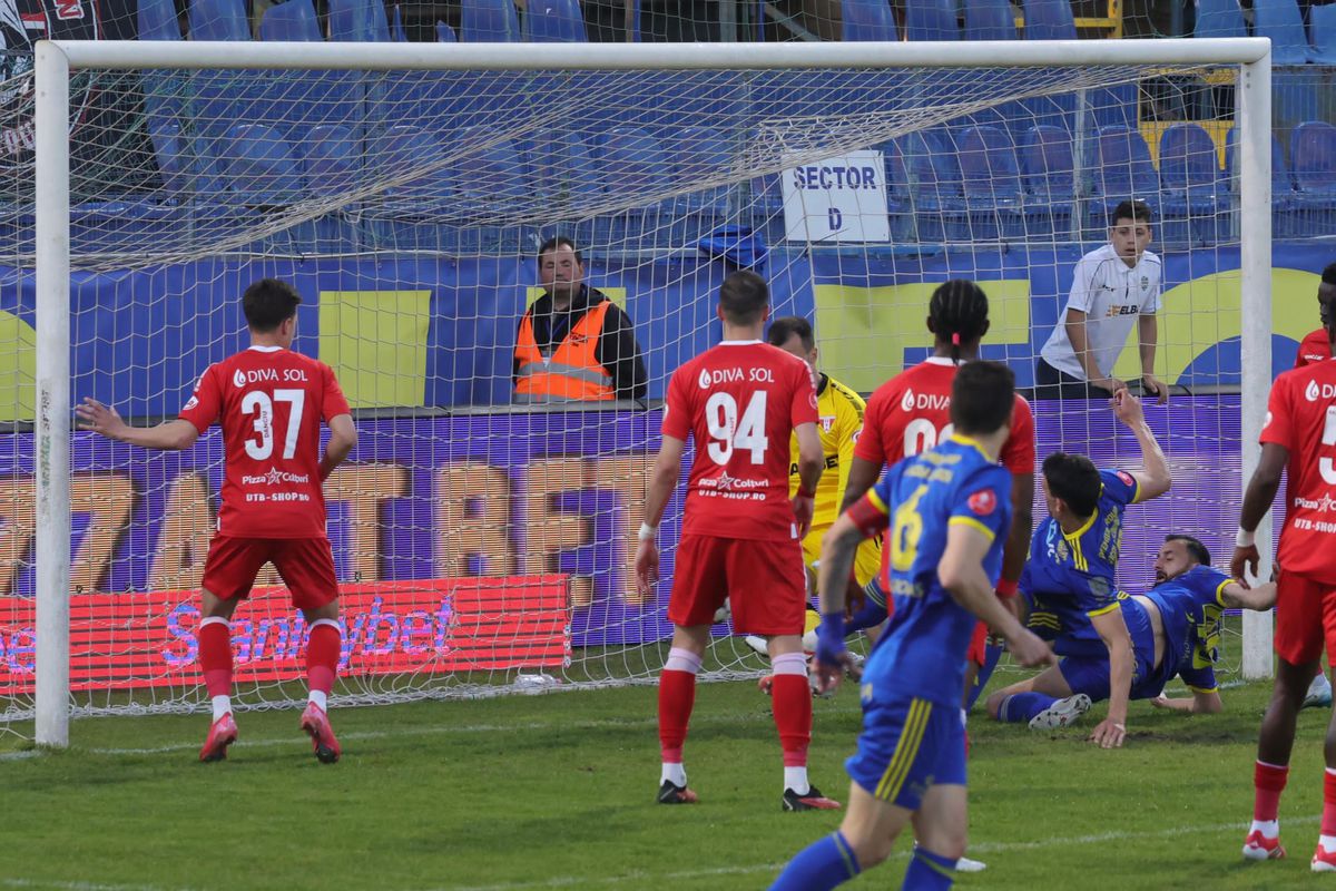 Unirea Slobozia - UTA 2-1 » Adrian Mihalcea a avut grijă de bugetul lui Rednic! Luptă relansată pentru salvarea de la retrogradare