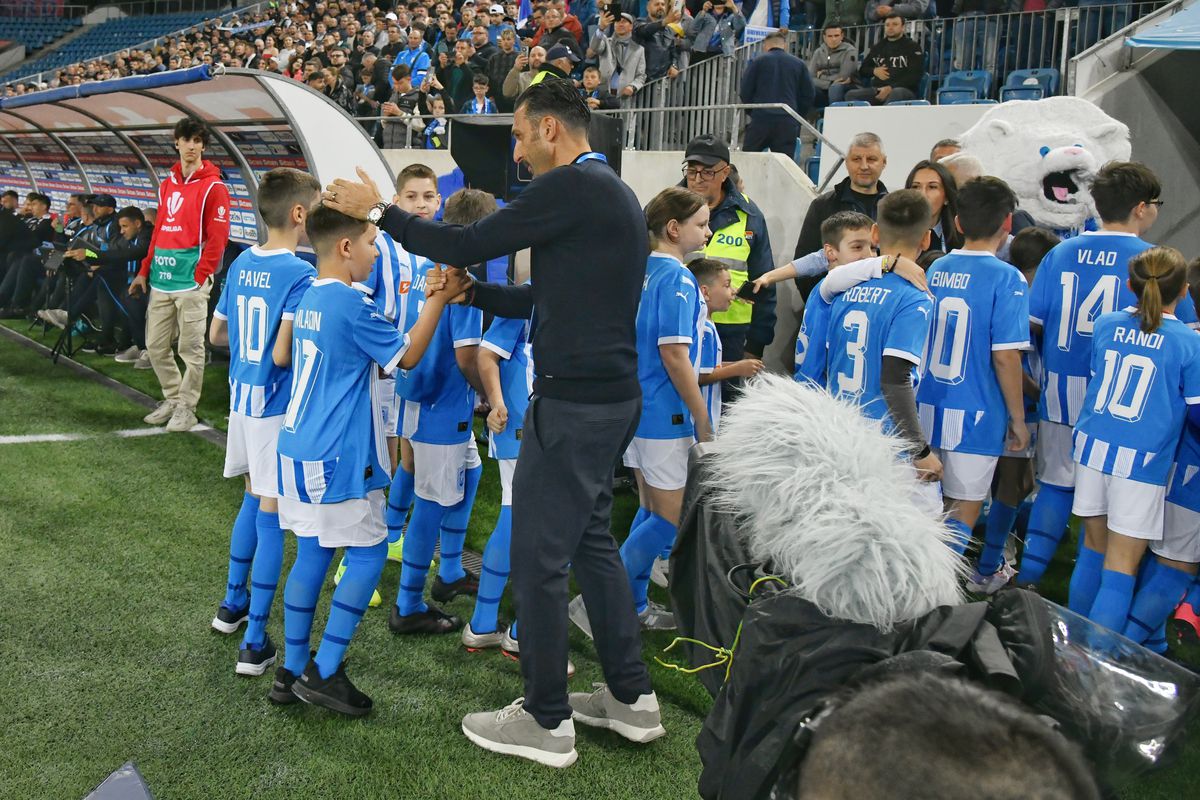 Aliuță, verdict la pauză, după 45 de minute modeste în Universitatea Craiova - FCSB: „Să ne uităm la Chiricheș...”