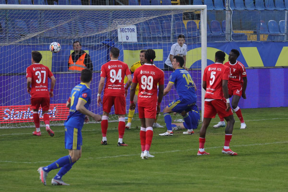 Unirea Slobozia - UTA 2-1 » Adrian Mihalcea a avut grijă de bugetul lui Rednic! Luptă relansată pentru salvarea de la retrogradare