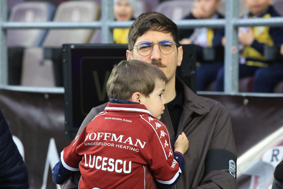Imagini cu familia Lucescu înainte de Rapid - FC Argeș // foto: Ionuț Iordache (GSP)