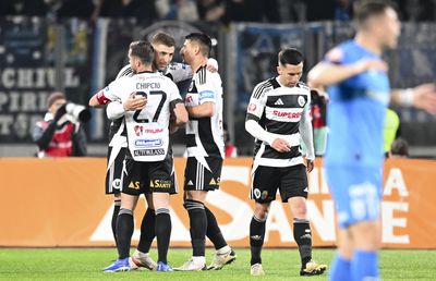 CroșeU la titlu! U Cluj a făcut-o KO pe Craiova rămasă în 10 oameni și revendică pe merit locul 1