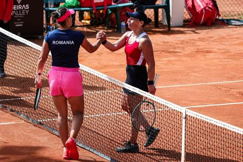 Ruxandra Bertea și Ekaterine Gorgodze în întâlnirea de BJK Cup de la Oeiras Foto: Instagram