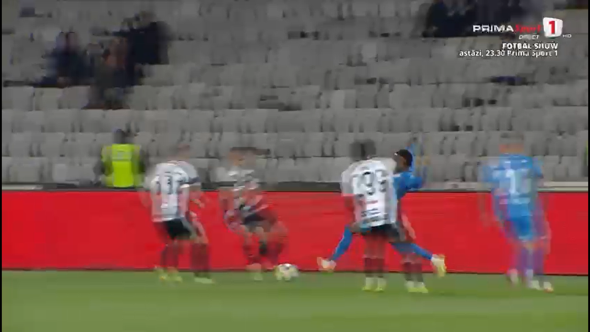 Coșmar în 5 minute pentru Craiova: Istvan Kovacs a scos direct cartonașul roșu