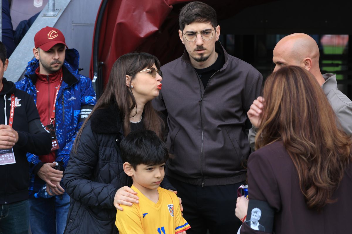 Imagini cu familia Lucescu înainte de Rapid - FC Argeș // foto: Ionuț Iordache (GSP)