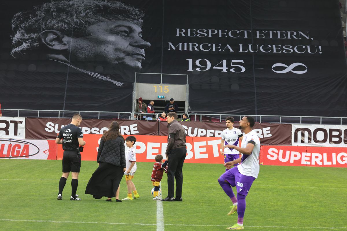 Imagini cu familia Lucescu înainte de Rapid - FC Argeș // foto: Ionuț Iordache (GSP)