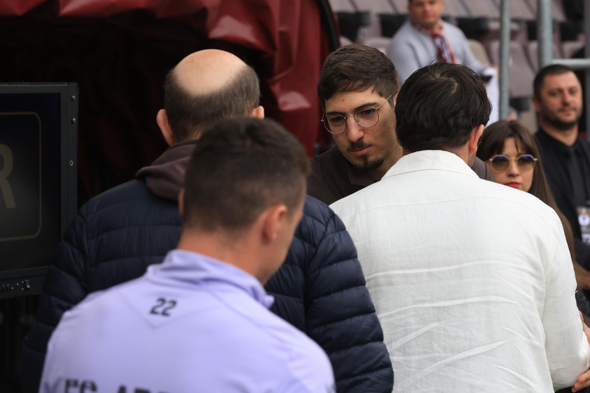 Imagini cu familia Lucescu înainte de Rapid - FC Argeș // foto: Ionuț Iordache (GSP)