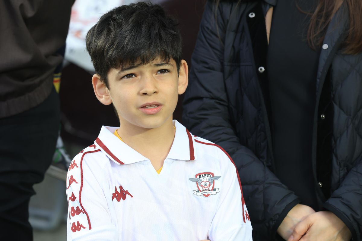 Imagini cu familia Lucescu înainte de Rapid - FC Argeș // foto: Ionuț Iordache (GSP)