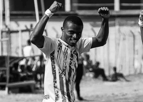 Tragedie în Ghana: fotbalist împușcat în cap, după ce autocarul echipei a fost atacat
