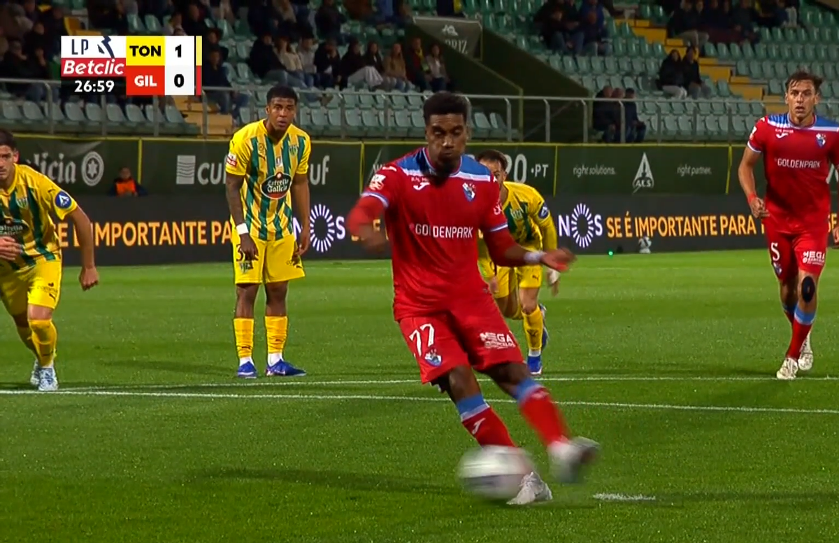 Noua regulă a penalty-ului aplicată într-un meci din prima ligă