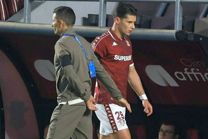 Alex Dobre, dezamăgit că a fost înlocuit în meciul cu FC Argeș / foto: Ionuț Iordache GSP