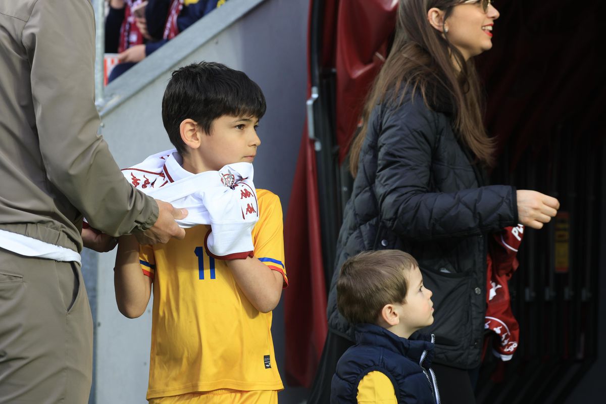 Imagini cu familia Lucescu înainte de Rapid - FC Argeș // foto: Ionuț Iordache (GSP)