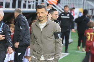 Costel Gâlcă l-a contrazis pe Dobre la interviul după meci: „Să vină să-mi spună dacă nu se adaptează”