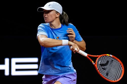 Iga Swiatek antrenându-se la Stuttgart Foto: x/Porsche Tennis