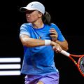 Iga Swiatek antrenându-se la Stuttgart Foto: x/Porsche Tennis