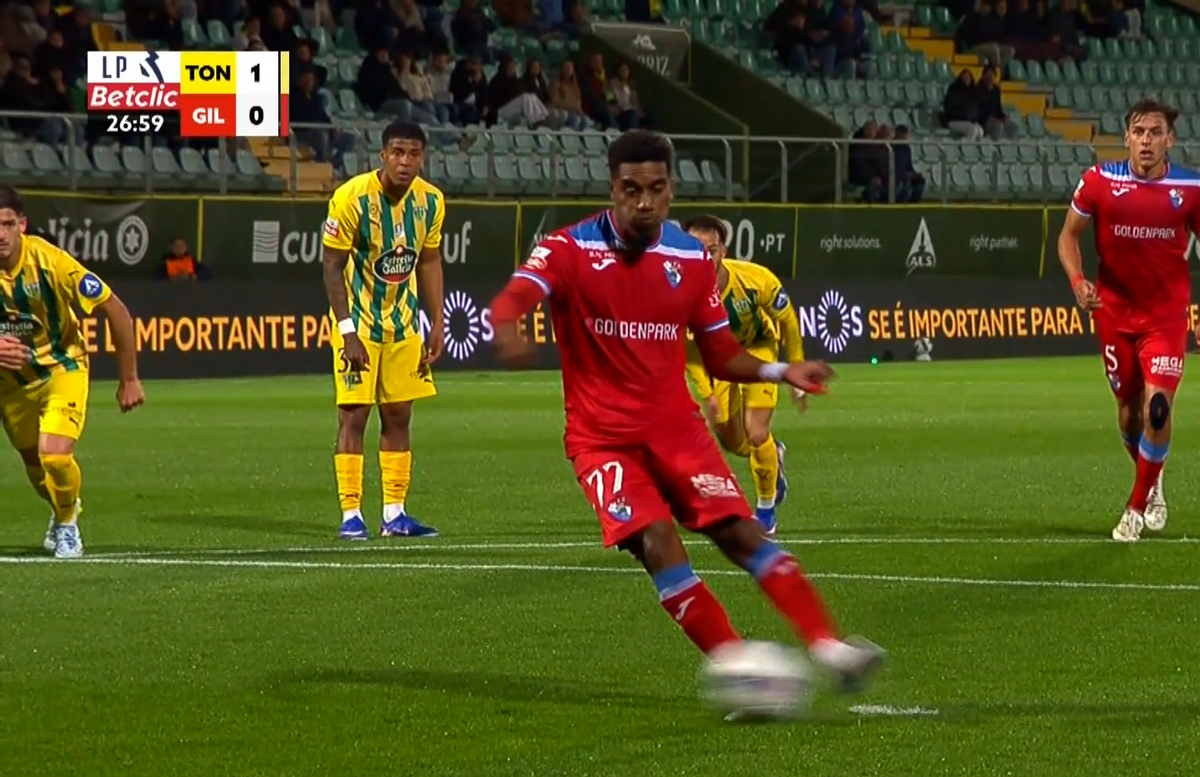 Noua regulă a penalty-ului, aplicată luni seară