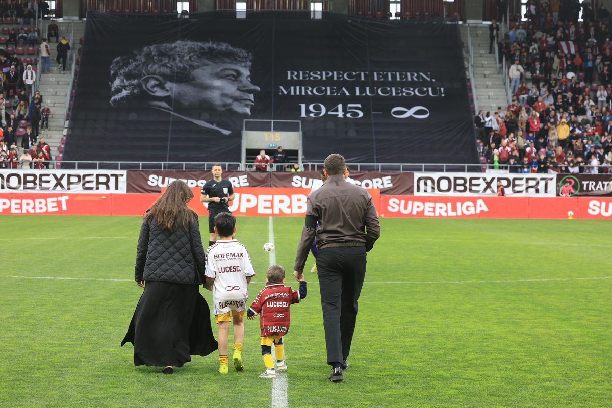 Imagini cu familia Lucescu înainte de Rapid - FC Argeș // foto: Ionuț Iordache (GSP)