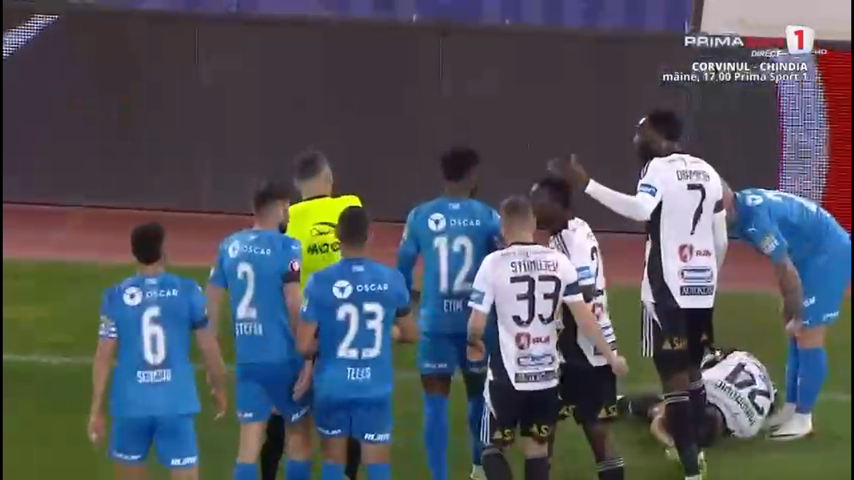 Coșmar în 5 minute pentru Craiova: Istvan Kovacs a scos direct cartonașul roșu