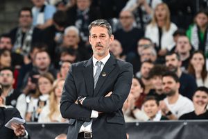 Schimbare surprinzătoare pe banca tehnică a adversarei lui U-BT Cluj-Napoca! L-au demis la 6 luni după ce îi prelungiseră contractul