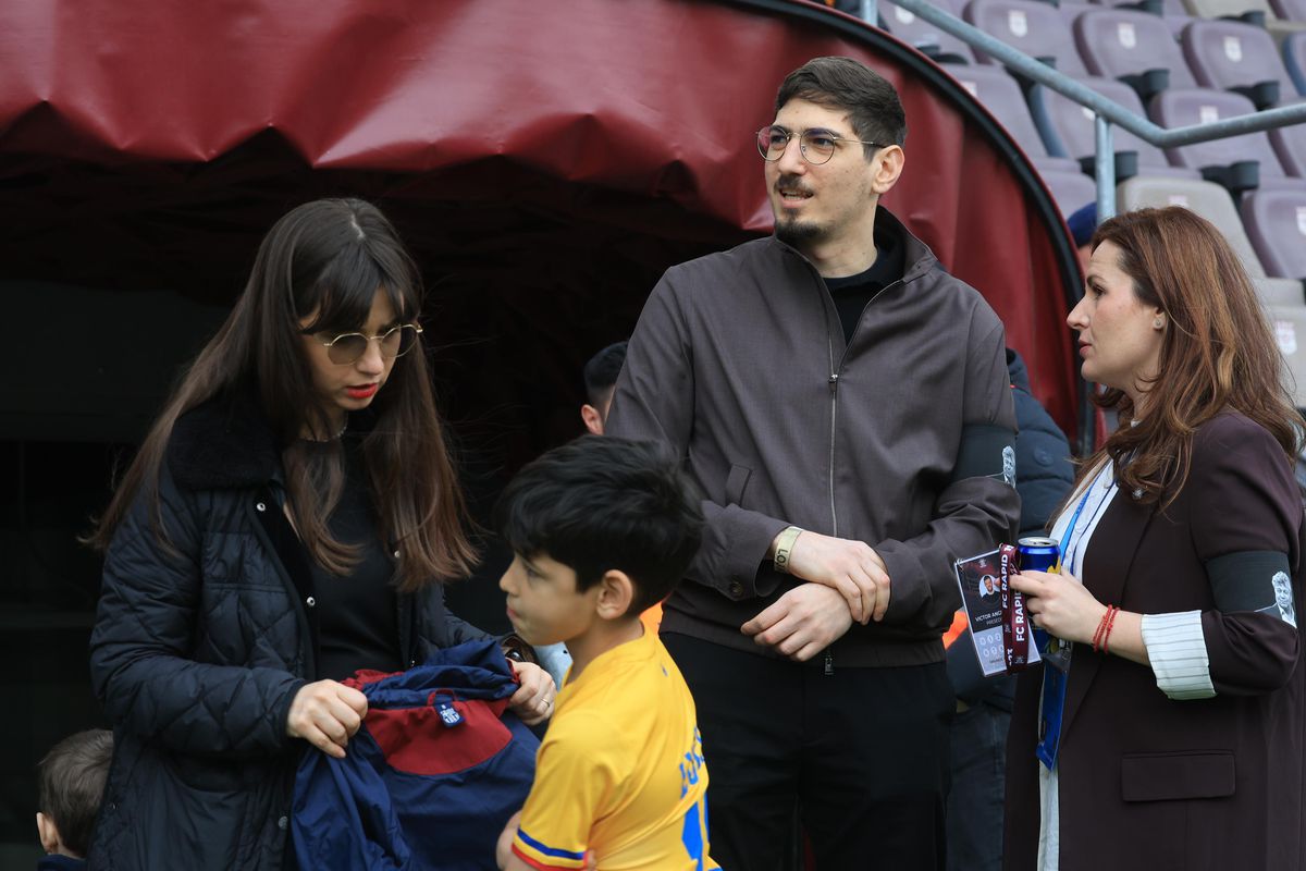 Imagini cu familia Lucescu înainte de Rapid - FC Argeș // foto: Ionuț Iordache (GSP)
