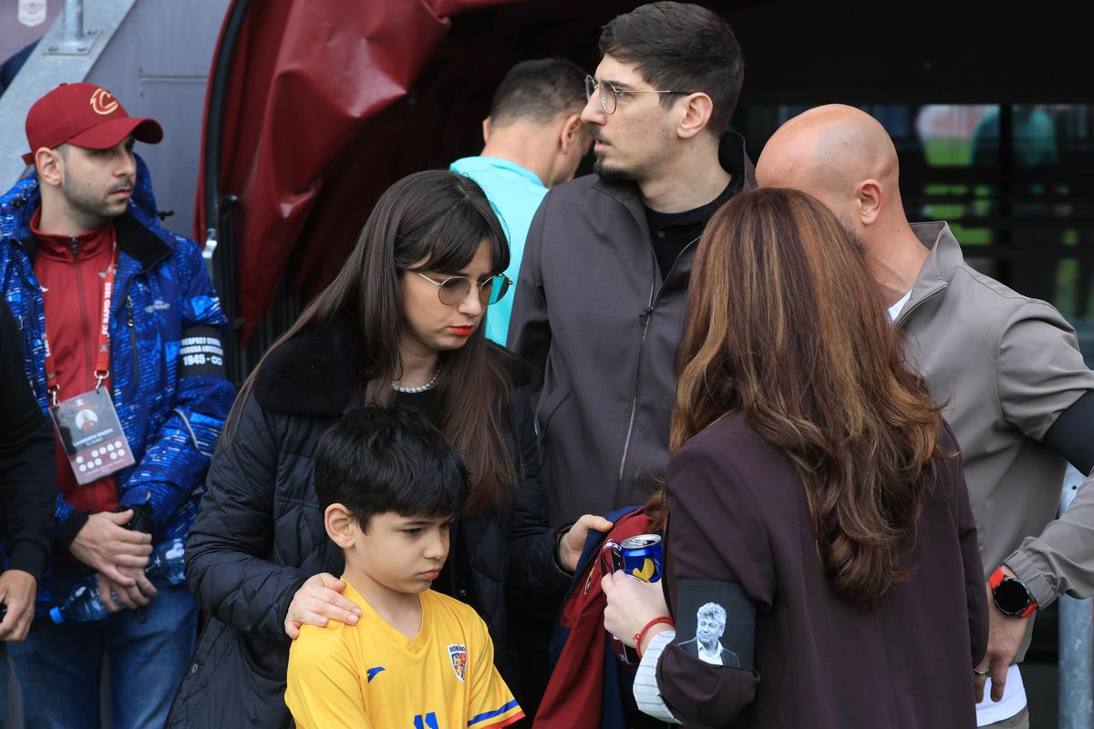 Imagini cu familia Lucescu înainte de Rapid - FC Argeș // foto: Ionuț Iordache (GSP)