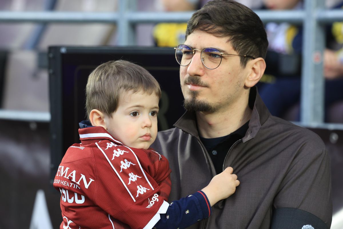 Imagini cu familia Lucescu înainte de Rapid - FC Argeș // foto: Ionuț Iordache (GSP)