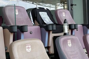 Mircea Lucescu, omagiat pe Giulești: ce a apărut pe scaunul pe care stătea în stadion