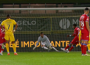 Noua regulă a penalty-ului, aplicată luni seară