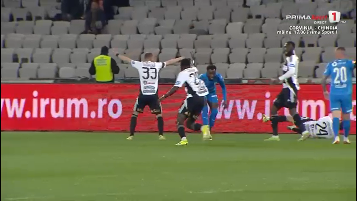 Coșmar în 5 minute pentru Craiova: Istvan Kovacs a scos direct cartonașul roșu