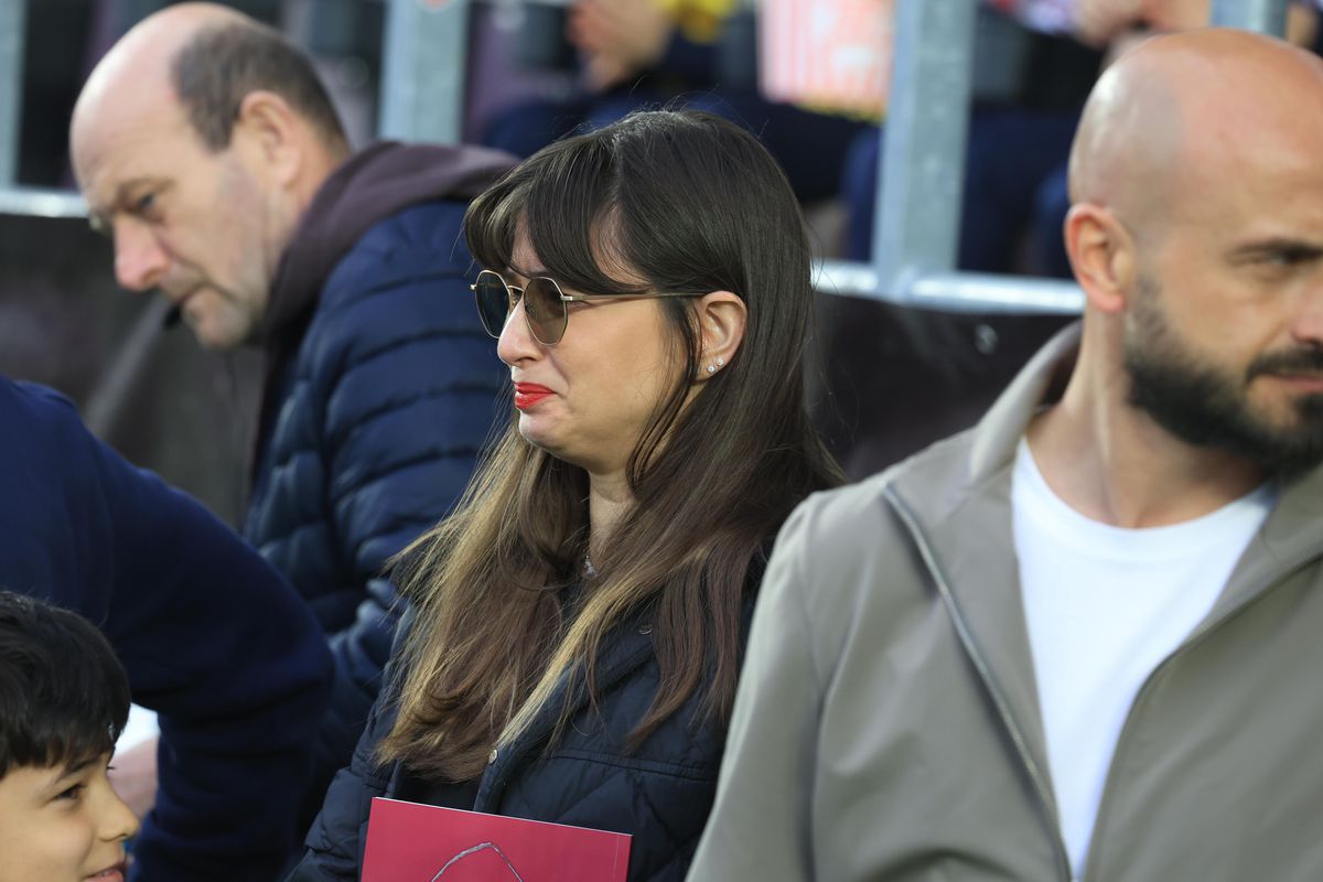 Imagini cu familia Lucescu înainte de Rapid - FC Argeș // foto: Ionuț Iordache (GSP)