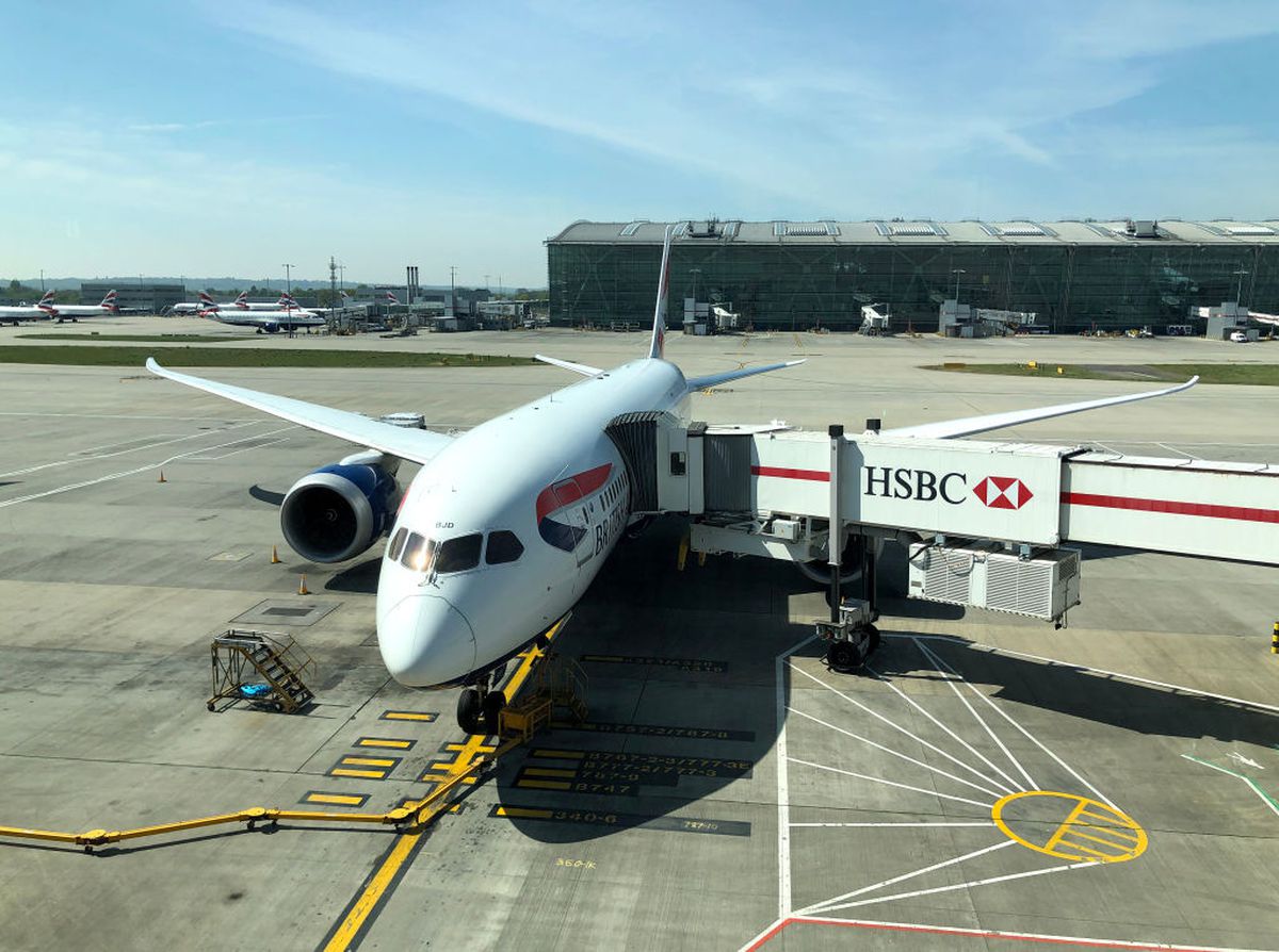 FOTO Imagini ireale din Spania » ce se întâmplă în timpul pandemiei de coronavirus pe aeroportul din Teruel