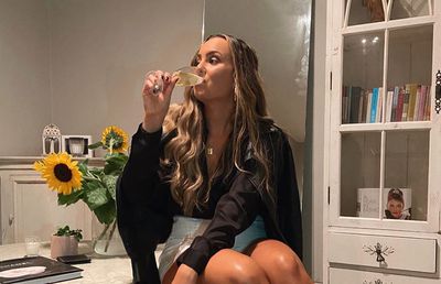 O fată a ajuns la spital după o întâlnire cu un băiat de pe Tinder » Totul a început după un sărut