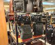 COVID-19. Imagini horror din mall! Pantofii și gențile, distruse de mucegai după ce magazinul a fost închis 2 luni